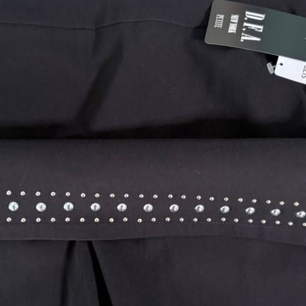 It’s a SKORT! |Size 14P - Picture 5 of 6